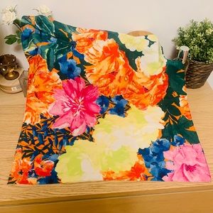 Square size Zara scarf